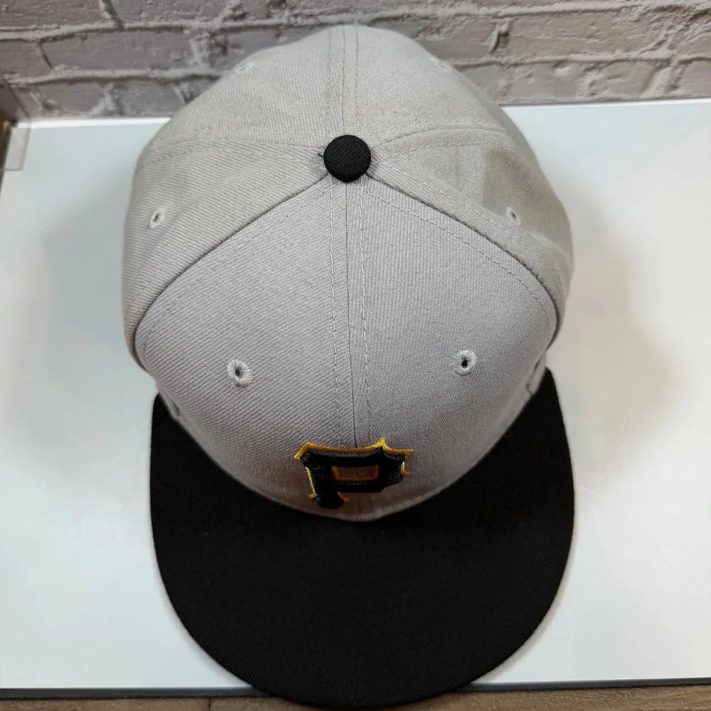 New Era 59FIFTY Pittsburgh Pirates Mens 7 3/8 Gray Black Fitted Baseball Hat